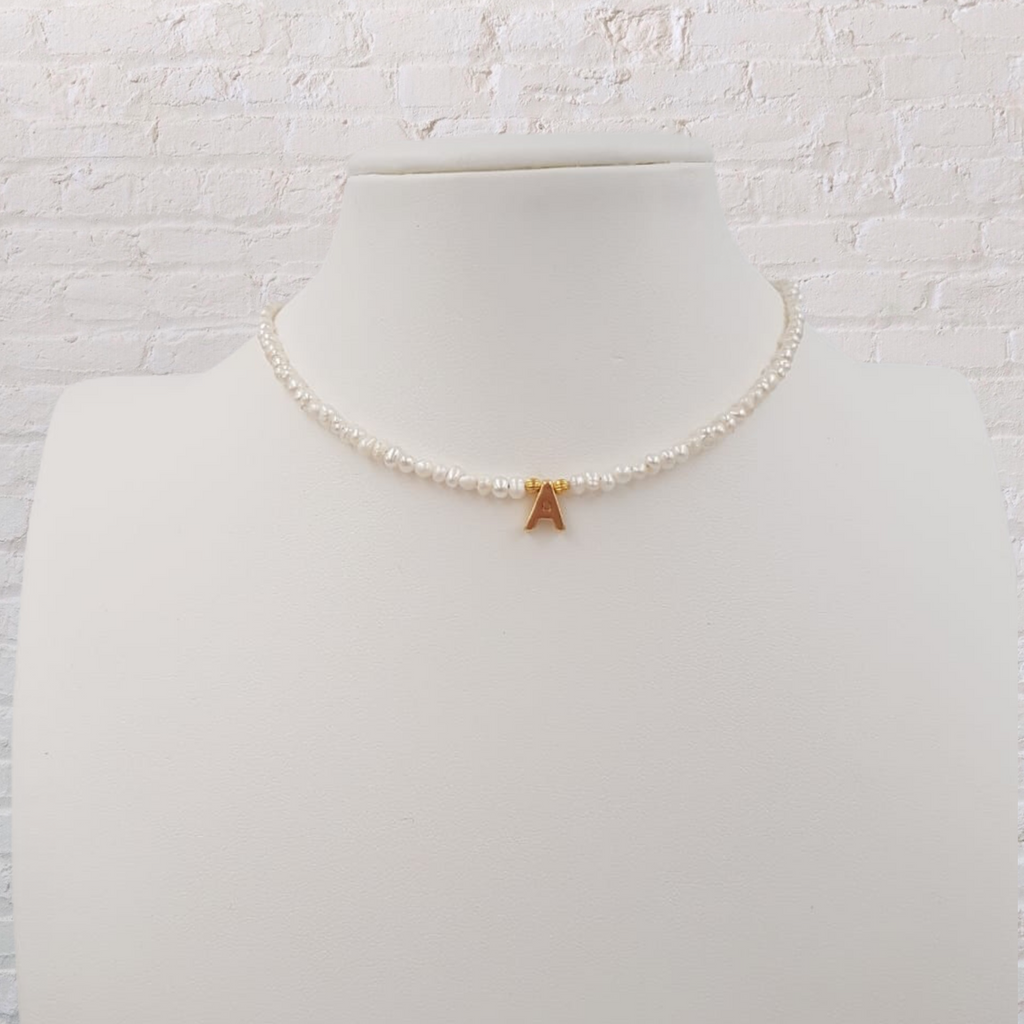 collares de perlas choker iniciales gargantillas perlitas Praha Panama joyeria online jewelry store accesorios panama perls fashion tendencia layers layering  collares collar 